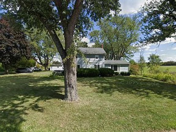 2nd image of 335 Town Line Rd