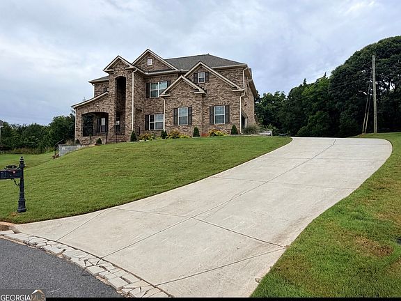 2nd image of 40 Granville Ln