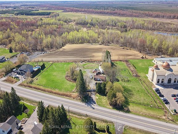 3rd image of 3890 Navan Rd
