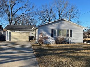 730 15th Ave, Union Grove, WI 53182