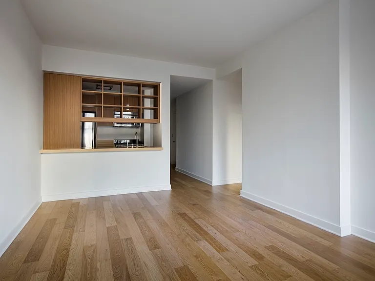 450 W 17th St #833 — Photo 4