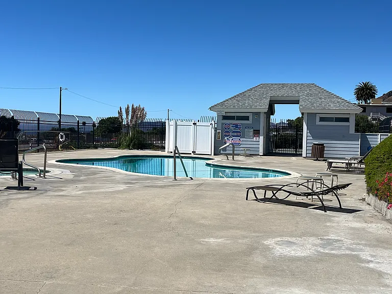 380 Foothill Rd — Photo 27