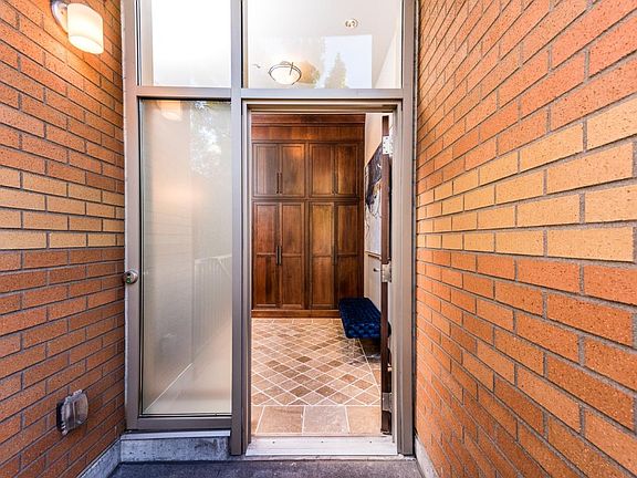 2nd image of 10668 NE 9th Pl