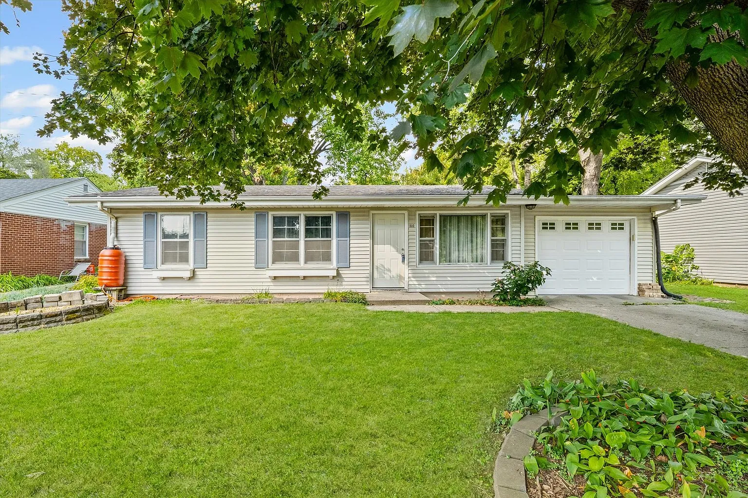 810 Breen Dr photo 1