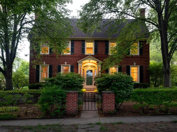 1547 Upper PARKWAY S S, Wauwatosa, WI 53213