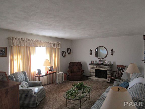 4th image of 16324 E Red Maple Ln