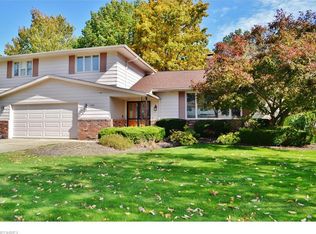 1735 Larkspur Dr, Lyndhurst, OH