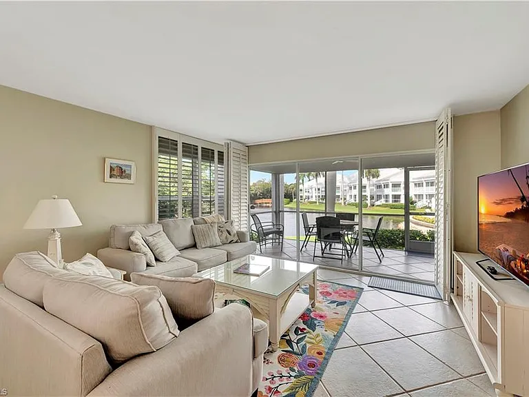 6131 Pelican Bay Blvd #7 — Photo 2