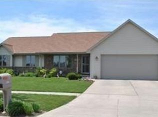 2398 Old Ivy Ct, De Pere, WI 54115