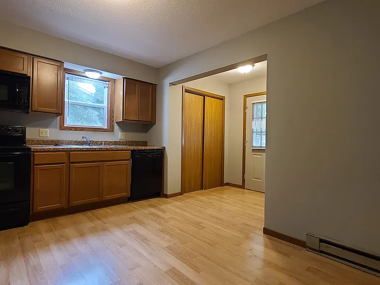 353 Nicole Ln #4 — Photo 8