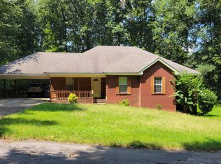310 Nixon Rd, Deatsville, AL 36022
