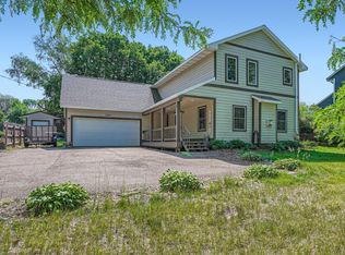 2825 Skyline Dr, Eagan, MN 55121