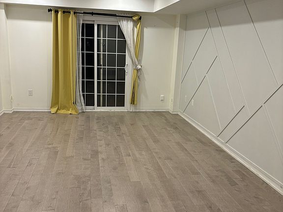 4th image of 5241 Major Mackenzie Dr E