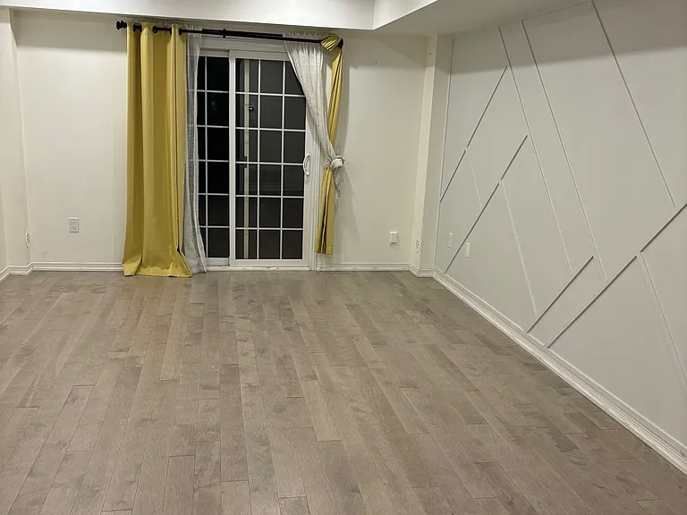 5241 Major Mackenzie Dr E — Photo 3