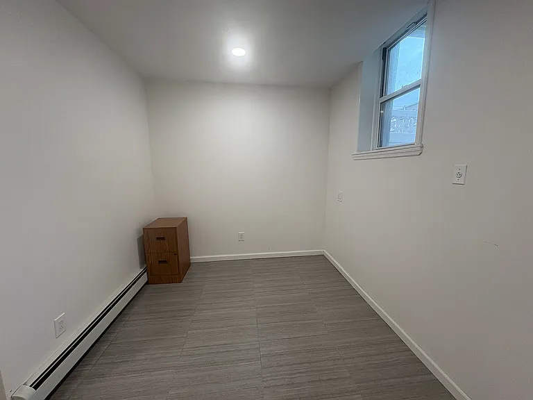 2127 E 33rd St #1 — Photo 7