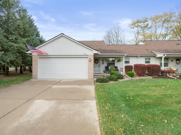 25291 Amber Ct, Chesterfield, MI 48051