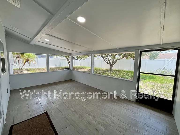 704 Torrey Pines Ave — Photo 15