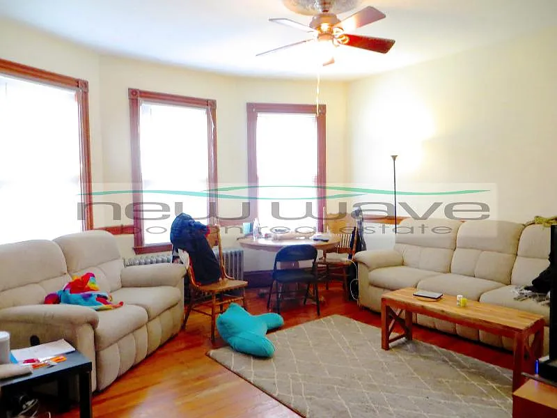 5 bed, 1300 sqft, $7,600 — Photo 1