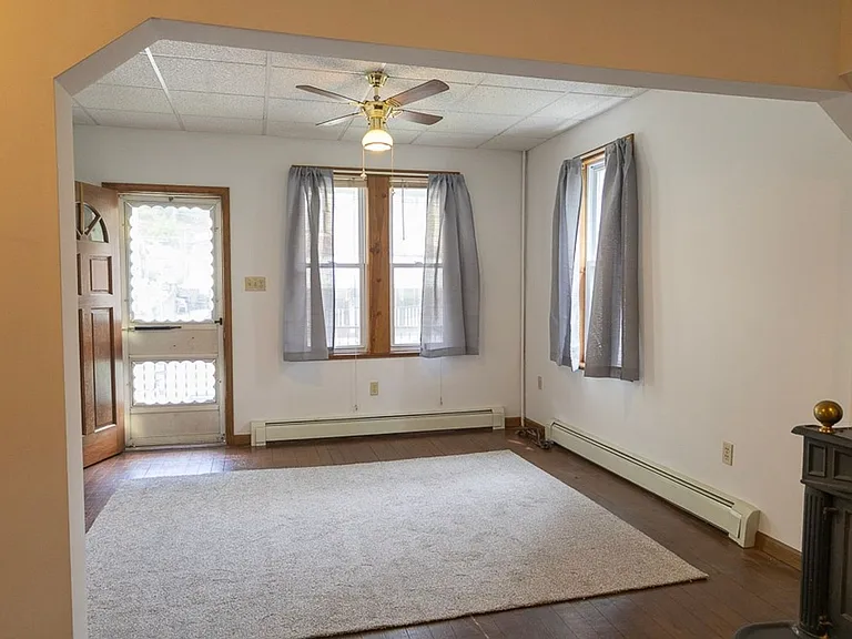 221 Center St — Photo 13
