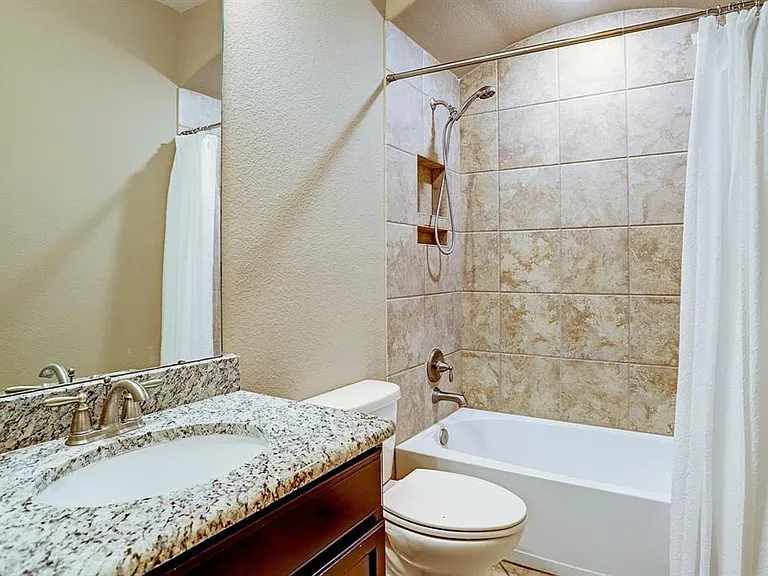 4411 Eclipse Park Ct — Photo 19