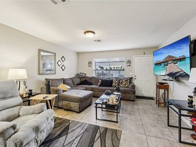 2132 Bavington Dr Unit B, Las Vegas, NV, 89108