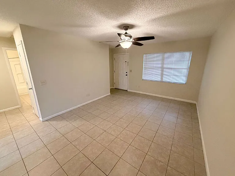 702 W Park St #702 — Photo 5