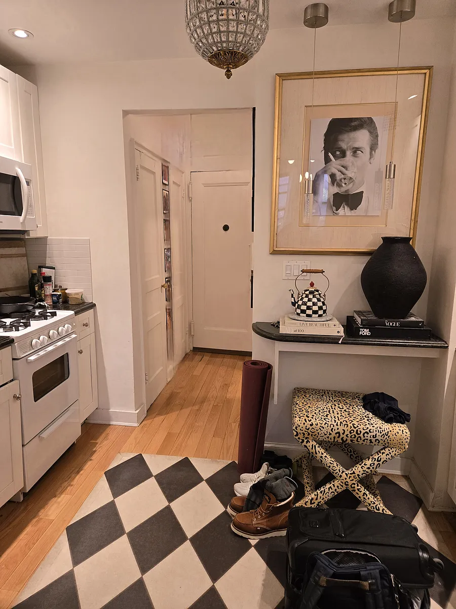 Building Photo - 172 E 91st St #3E