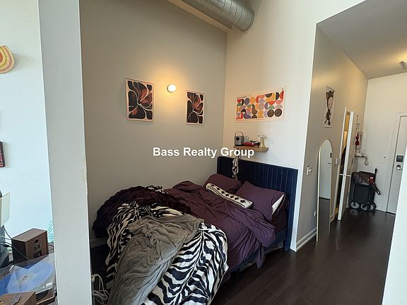 4th image of 5021 N Kenmore Ave #113