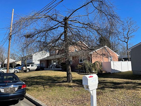 2nd image of 275 Dogwood Dr