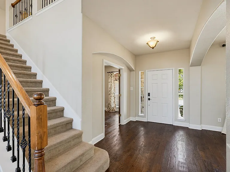 5201 Threshing Dr — Photo 3