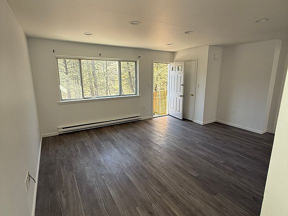 4th image of 216-218 Sellersville Dr #216