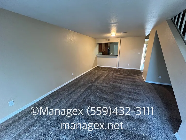7166 N Fruit Ave #140 — Photo 8
