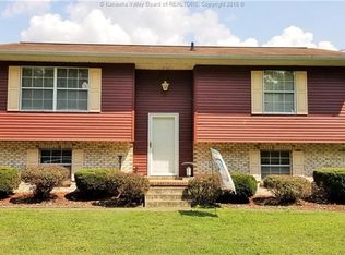 137 Brook Dr, Point Pleasant, WV 25550