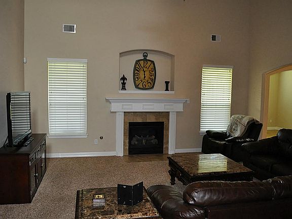 3rd image of 13922 Martinique Ln
