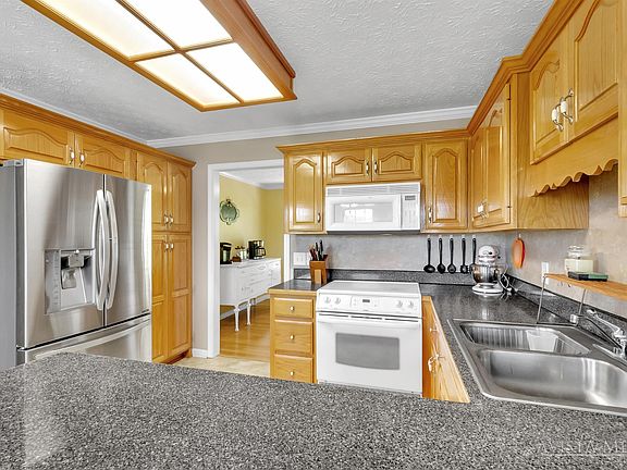 5th image of 1009 Kennedy Ln