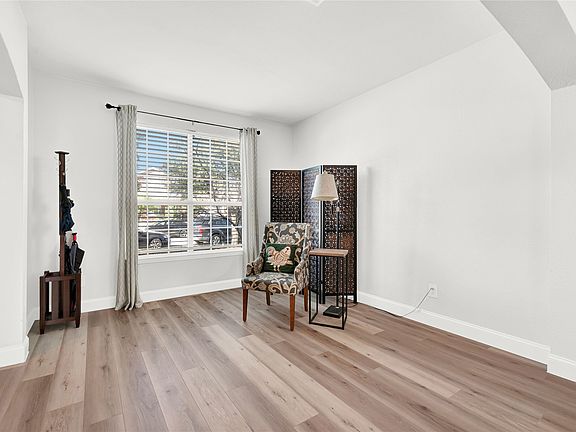 3rd image of 14638 Riverside Dr