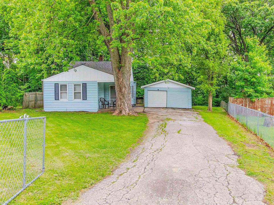 1st image of 153 Hollywood Cir