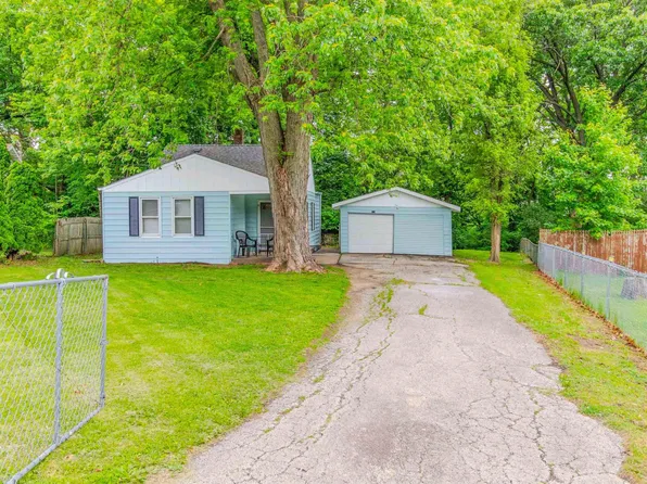153 Hollywood Cir, Creve Coeur, IL 61610