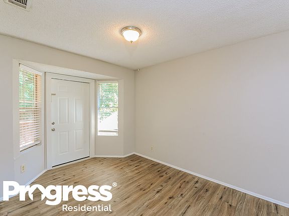 4th image of 5614 Bradley Cir