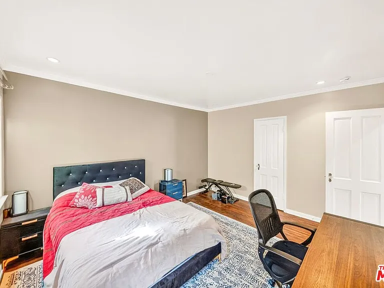 9928 Robbins Dr — Photo 38