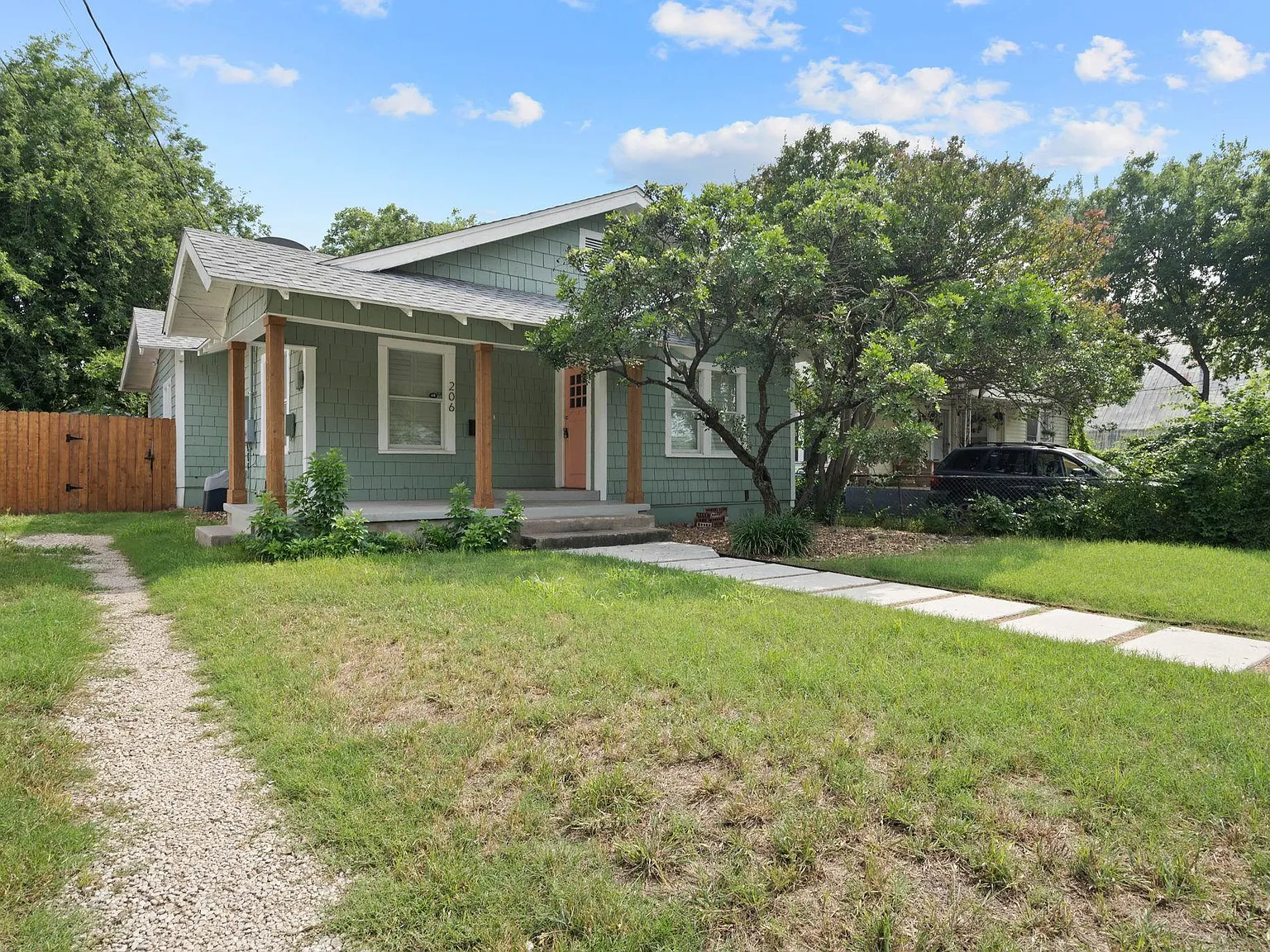 2 bed, 1272 sqft, $1,700 — Photo 3