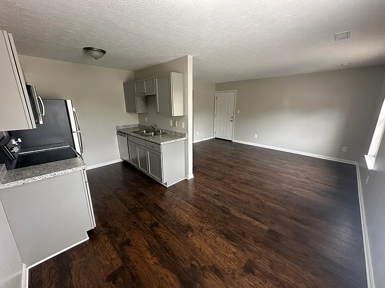 475 Raymond Rd #2 — Photo 3