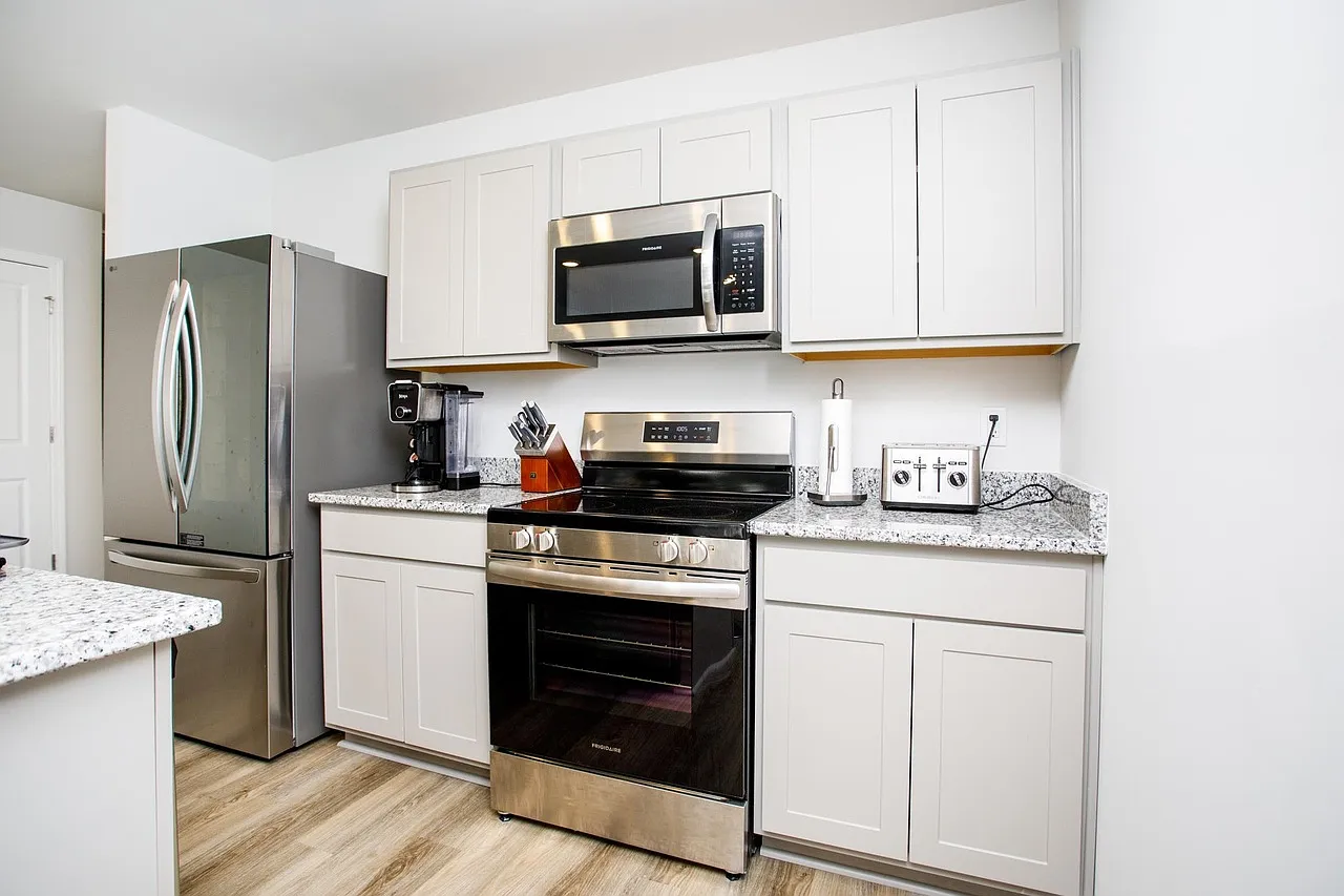 3 bed, 1265 sqft, $1,900 — Photo 3