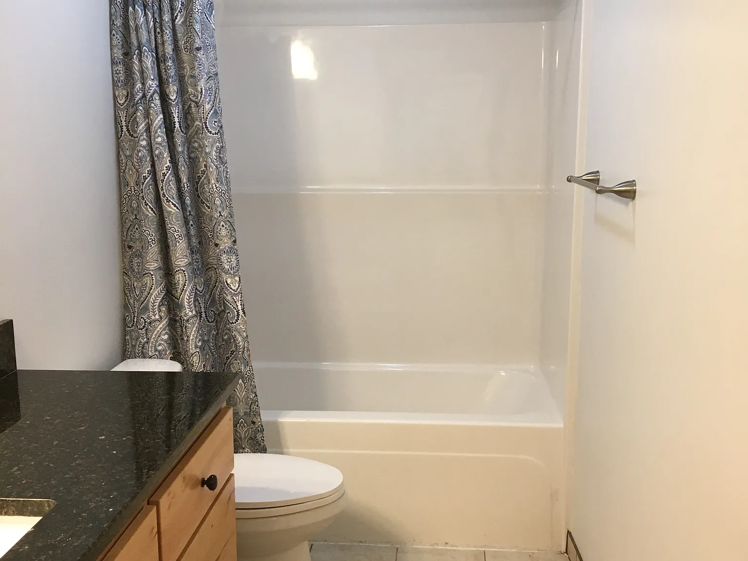 2 bed, 1000 sqft, $1,750 — Photo 3