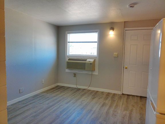 5th image of 1420 Rodeo Rd 136