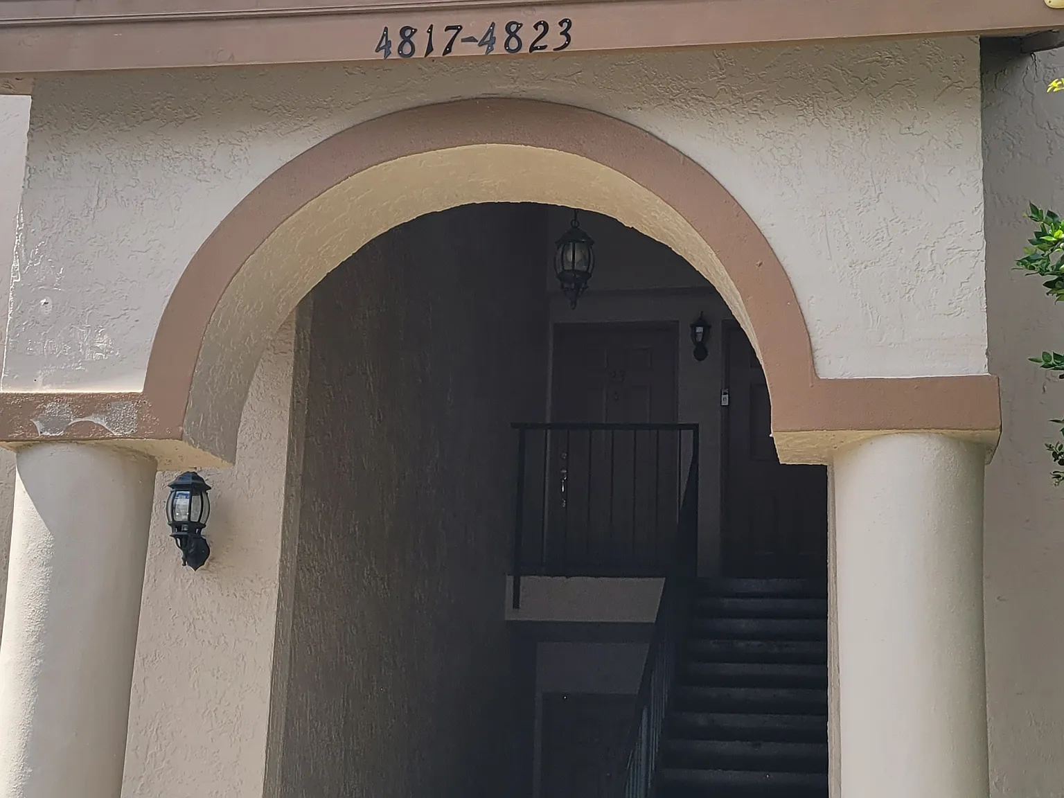 2 bed, 1080 sqft, $1,750 — Photo 2