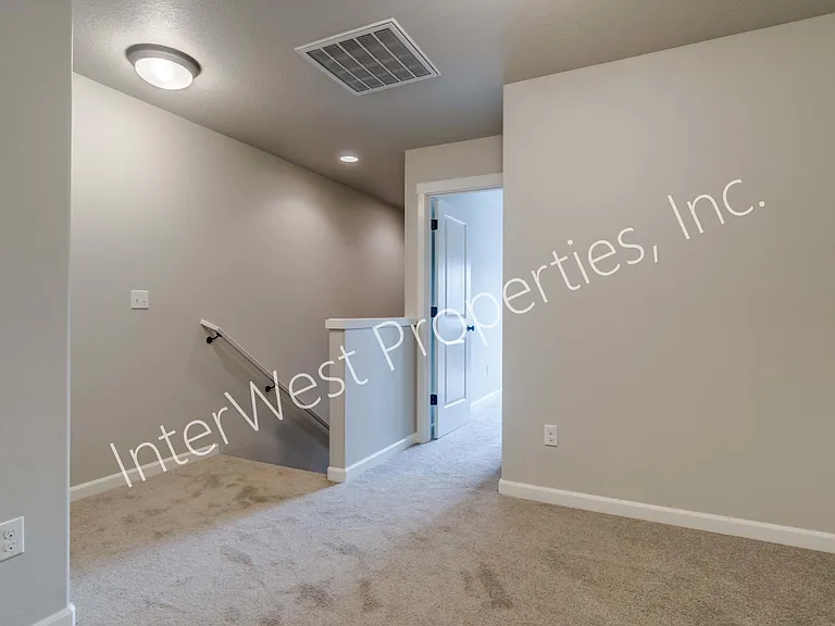 10316 NE 61st Cir — Photo 10