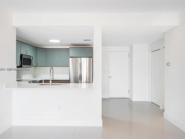 2280 SW 32nd Ave #201 — Photo 5