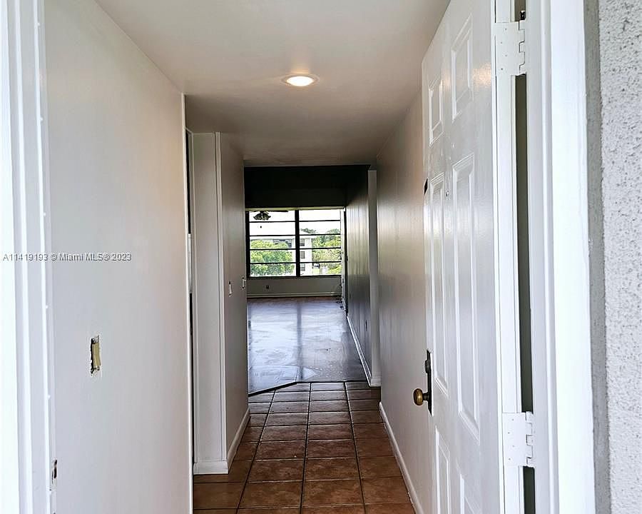 1st image of 1520 Whitehall Dr APT 404