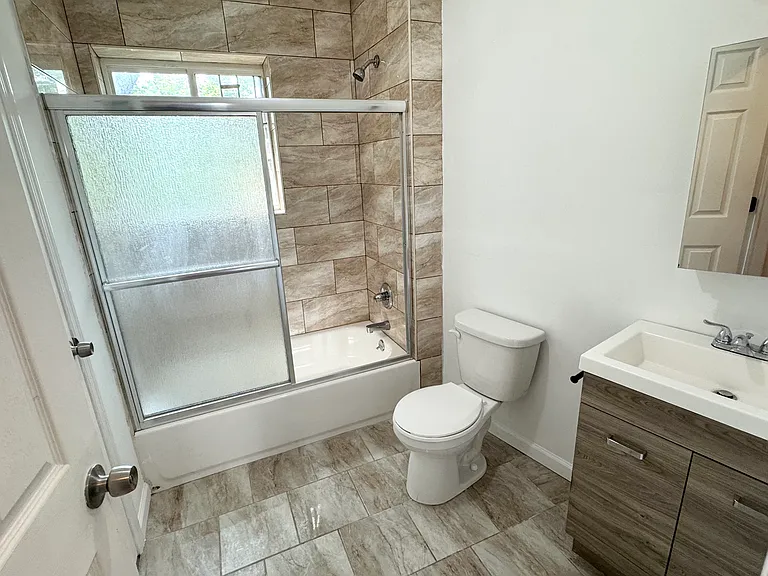 210 Corson Ave #2 — Photo 6